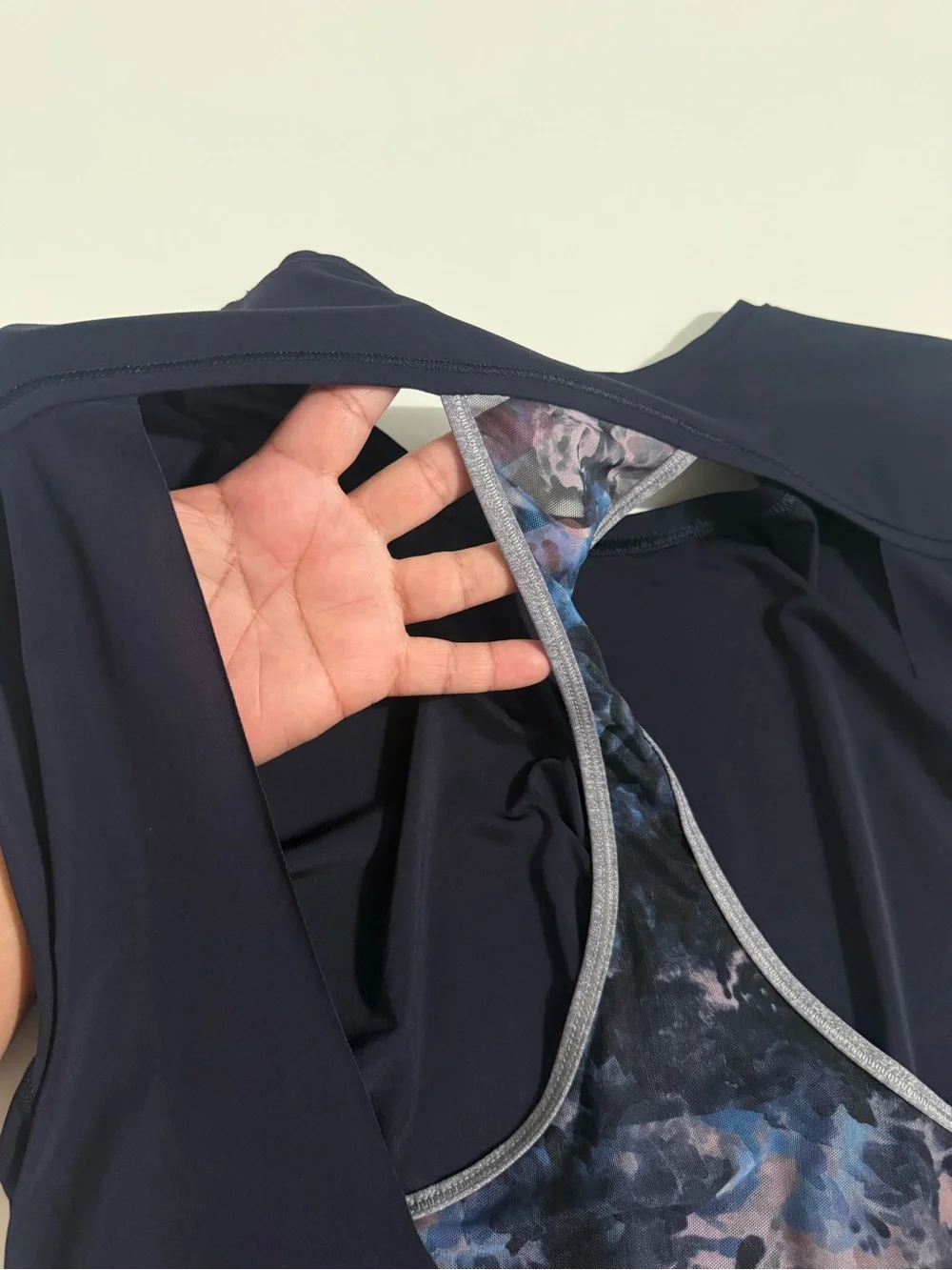 LULULEMON Navy Blue Open Back top Sz. S(4-6)